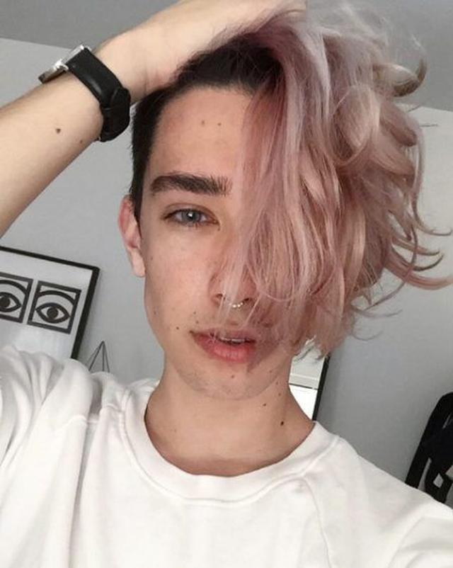 画像: すっぴん顔も印象的な美青年。©jcharlesbeauty