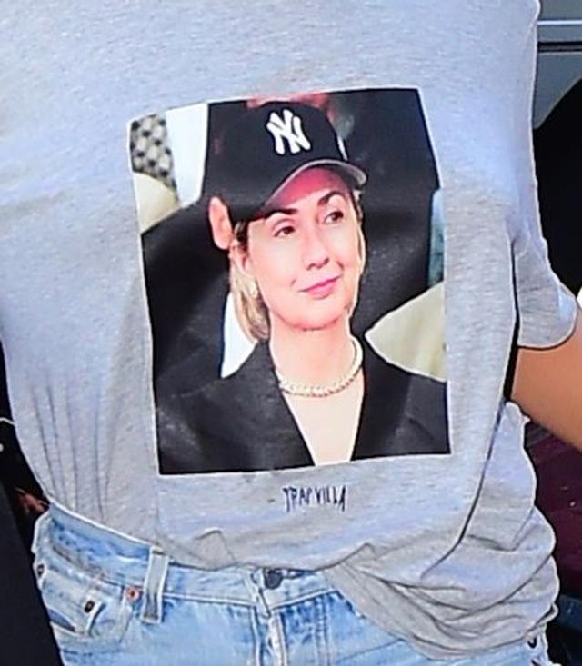 画像2: リアーナが彼女らしいやり方でヒラリー・クリントン氏への支持を表明!