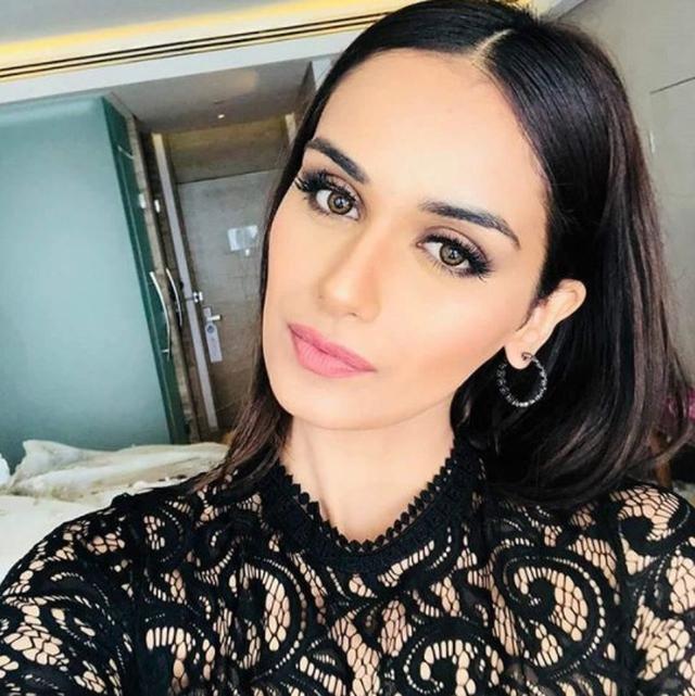 画像1: ©Manushi Chhillar/Instagram