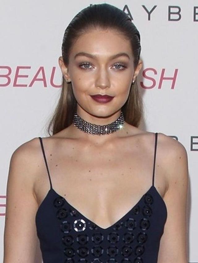 画像2: 7. 末っ子でママっ子な弱冠16歳、モデルのアンワー
