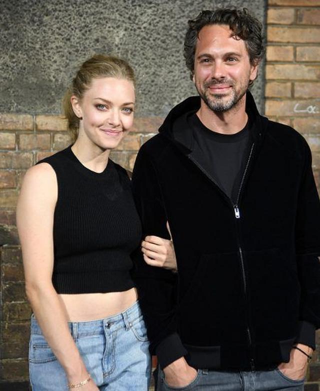 画像: 恋多き女優アマンダ・サイフリッドの婚約者は俳優トーマス・サドスキー