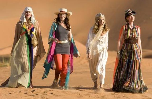 画像: ドバイの砂漠で撮影された『SATC2』のワンシーン。