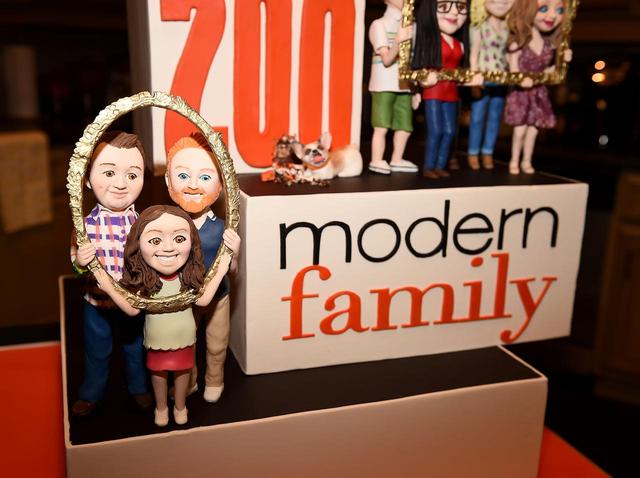 画像2: アメリカの長寿ドラマ、200回記念に出てきたケーキの完成度がヤバイ