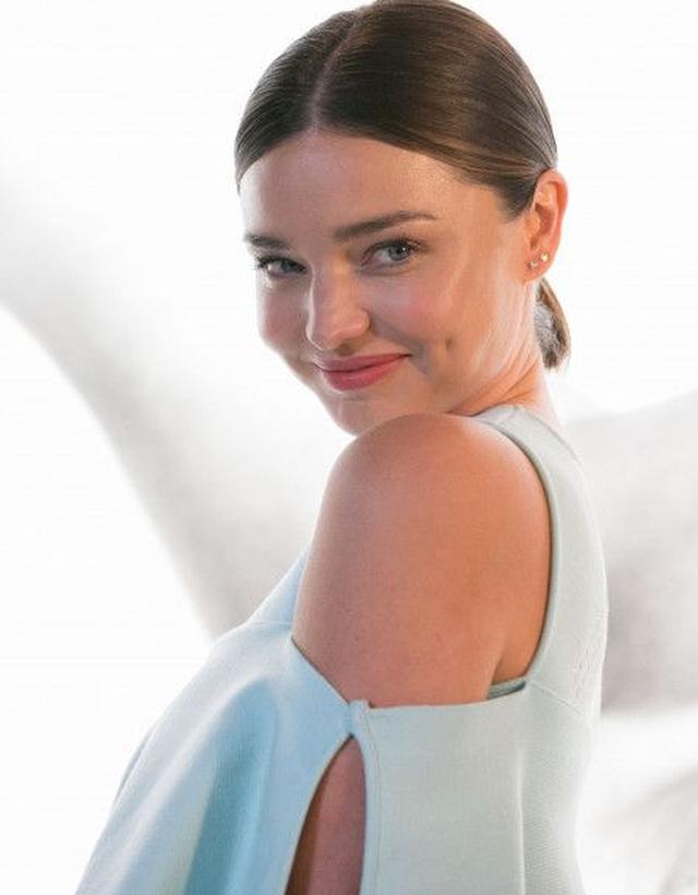 画像: ミランダは、先月にSNSアプリ、スナップチャットの創始者エヴァン・スピーゲルとの婚約を発表した。