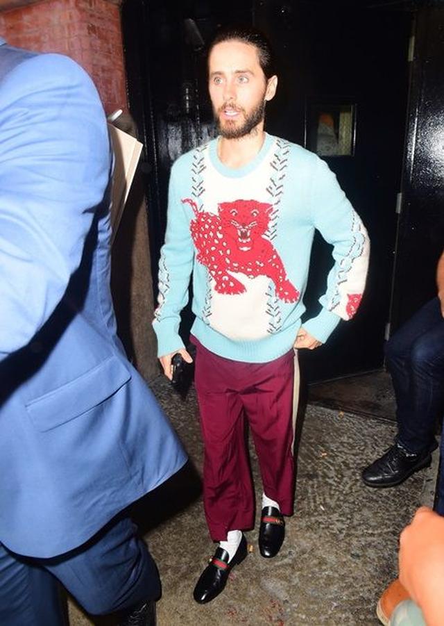 画像: セーターはGucci。
