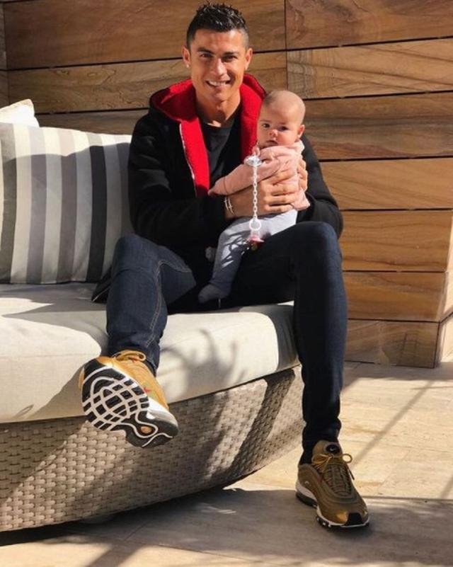 画像: ©instagram/cristiano
