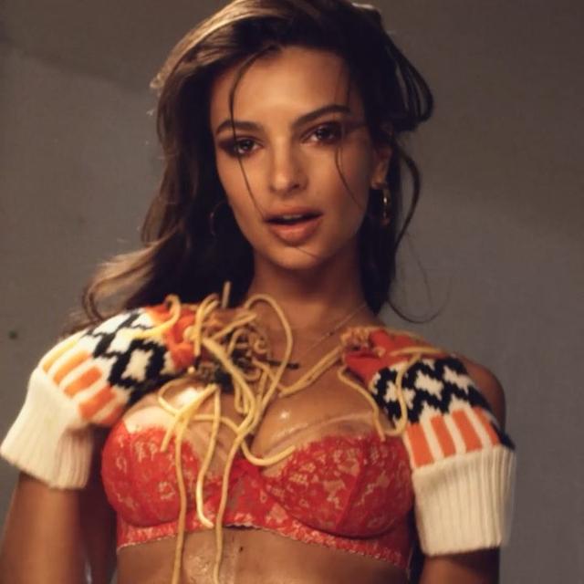 画像: © Emily Ratajkowski