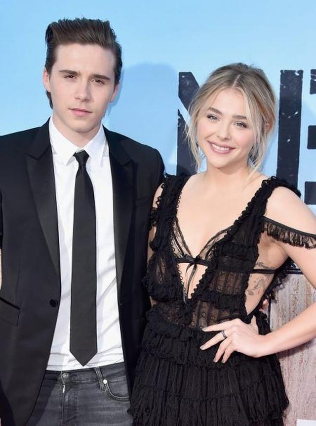 画像: 人気若手女優のクロエとデビッド&ヴィクトリア・ベッカム夫妻の長男で2世セレブのブルックリンの交際はティーンの憧れの的だっただけに2人の破局にショックを受けるファンも多かった。