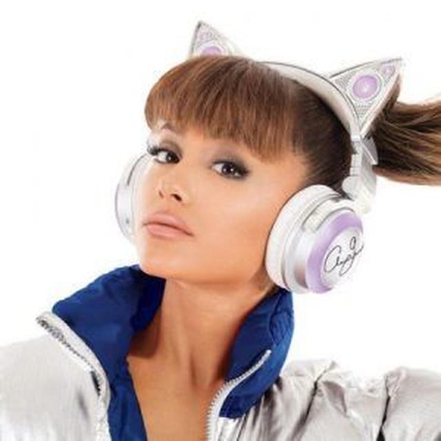 画像3: アリアナ・グランデがキュートな猫耳つきヘッドホンを発売!