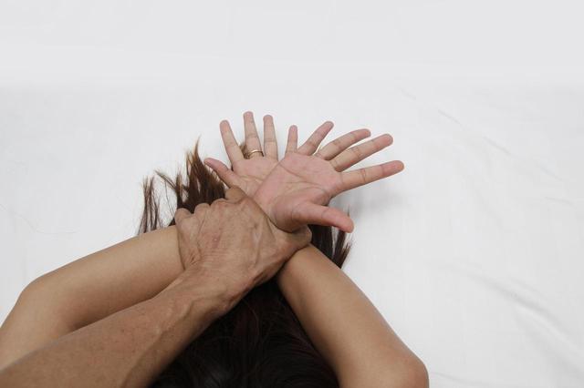 画像: 2歳息子の目の前でレイプされかけた女性、ある「ひと言」で犯人を撃退