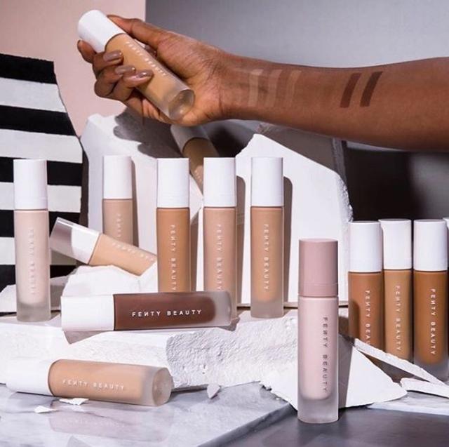 画像: リアーナのブランドFenty Beautyのファンデーション。©instagram/fentybeauty