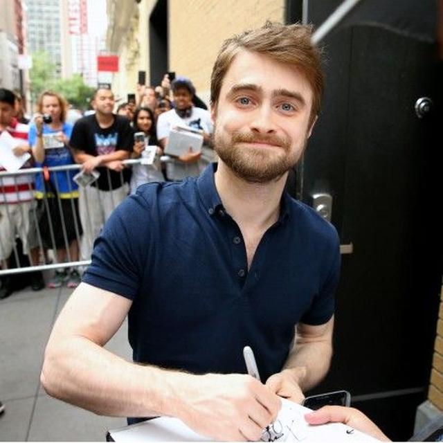 画像2: 【撮れました!】『ハリポタ』のダニエル・ラドクリフの必死のファンサービス