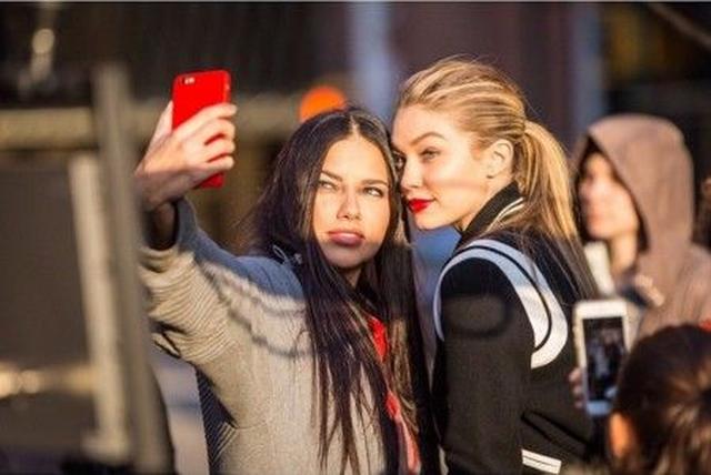画像: 人気モデルがみんなやってる おしゃれなインスタ写真の撮り方はコレ!