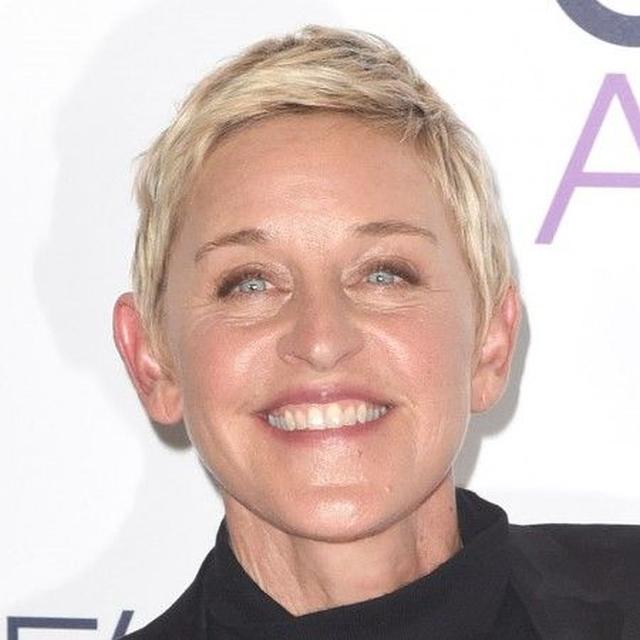 画像: 2008年にドラマ『スキャンダル』の女優ポーシャ・デ・ロッシと結婚した。