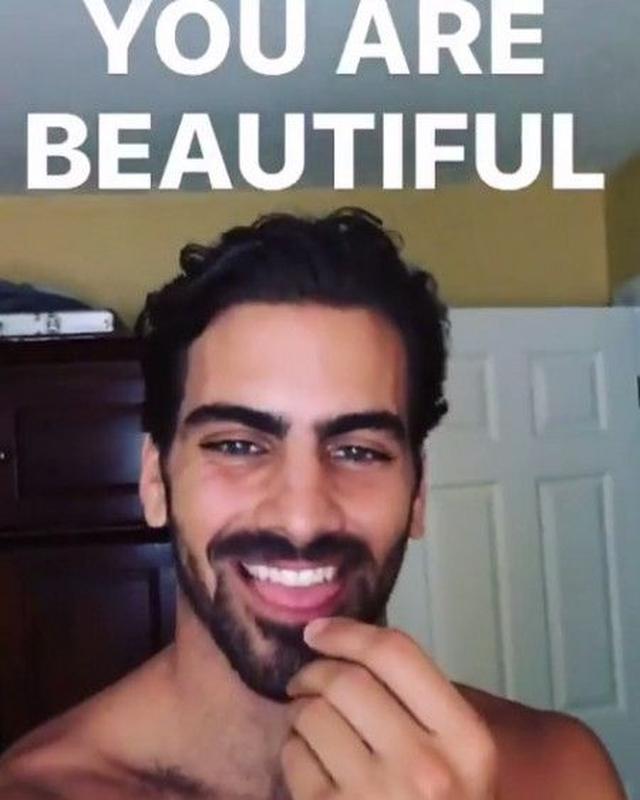 画像: インスタグラムでの手話レッスンが話題