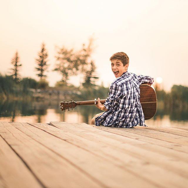画像: 「音楽は僕を笑顔にしてくれるんだ」とアッシャー。©Asher Angel/Instagram