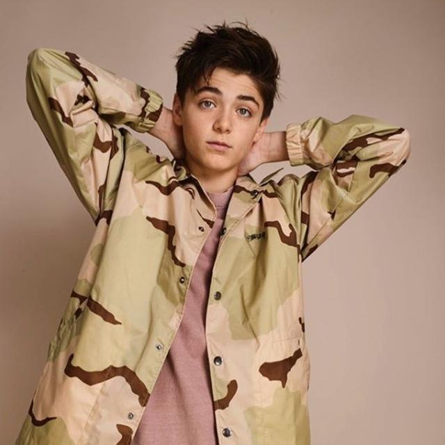 画像2: ©Asher Angel/Instagram