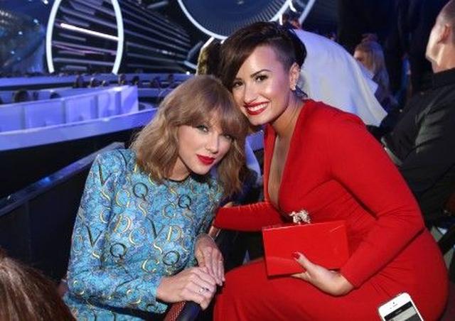 画像: 2014年のMTVビデオミュージックアワードでの2人。