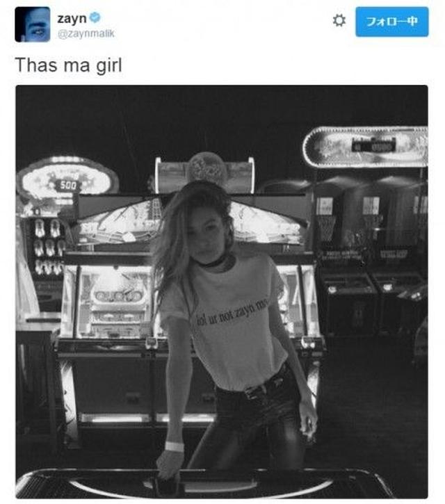画像: ゼインは「あれは俺のガール」というコメント付きで、Tシャツを着たジジの写真をツイート。