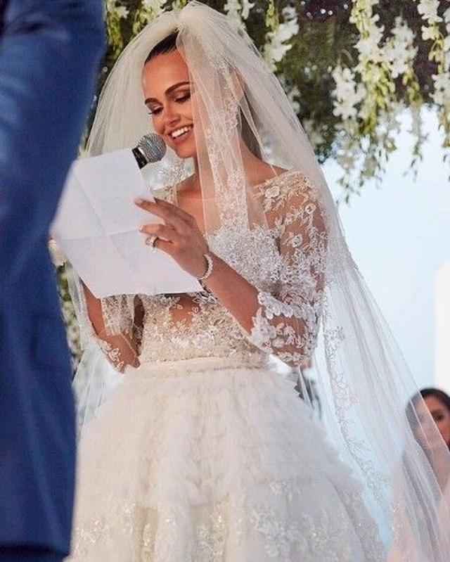 画像3: ジャスティン・ビーバーの恋人を演じたモデル、ゼニア・デリが超年上の大富豪と結婚していた