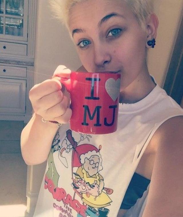 画像: 現在パリスは18歳。モデルやシンガーとして父と同じハリウッドで活躍することを夢見ているという。