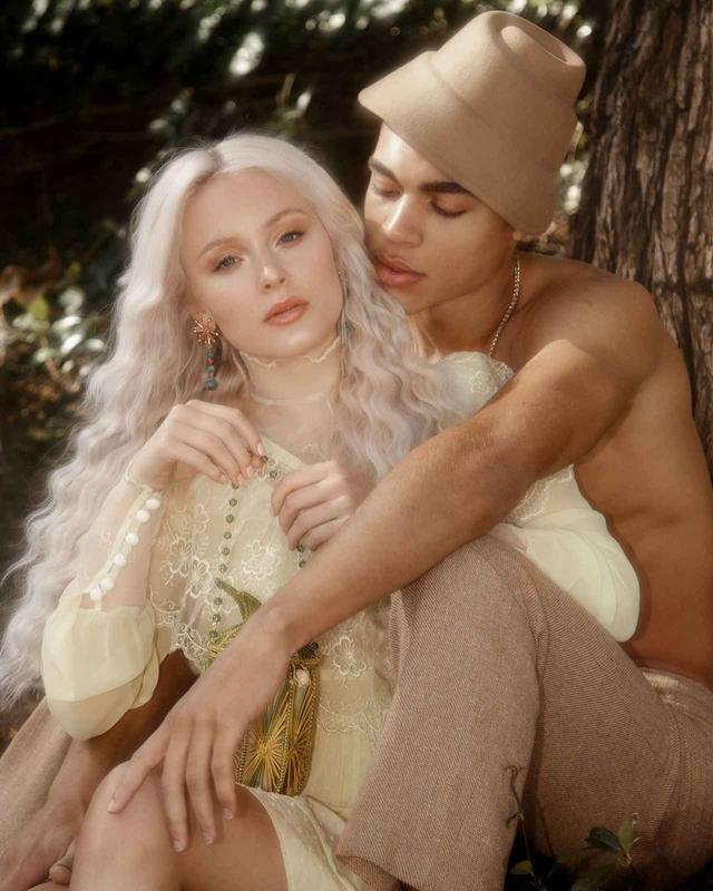 画像7: ザラ・ラーソン、恋人との写真がまるでおとぎ話のプリンセス