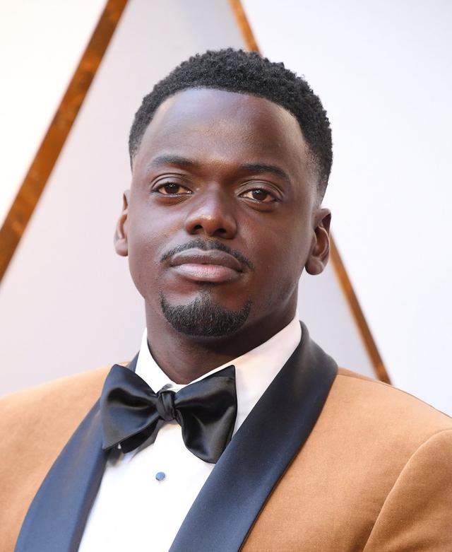 画像2: アカデミー賞受賞作の主演俳優、リアーナのコスメブランドを愛用