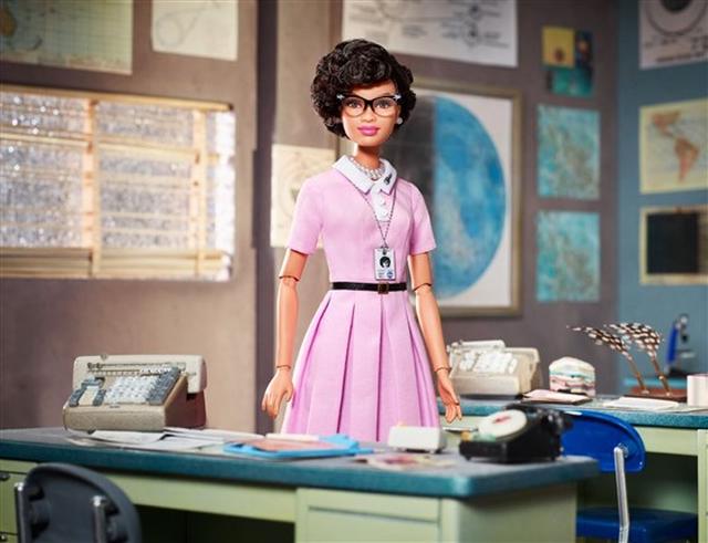 画像: 数学者のキャサリン・ジョンソン。©2018 Mattel. All Rights Reserved.