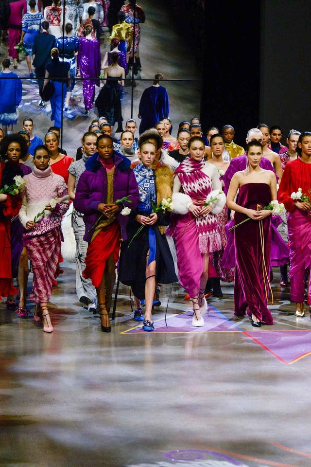 画像: 女性の団結力を見せたプラバル・グルン