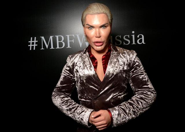 画像1: 「リアルケン」になりたい男性、ロシアに現る
