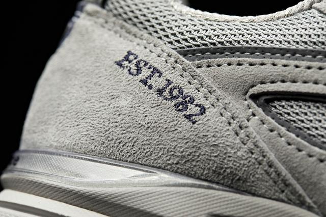 画像1: ニューバランス、伝説の「990v4」の限定品「990v4 “1982”」を“限定99足US100ドル”で販売