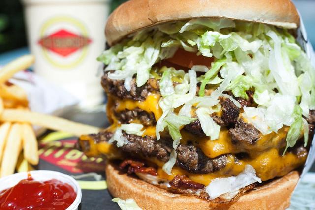 画像3: LA発の老舗グルメバーガー店「FATBURGER」が初上陸!