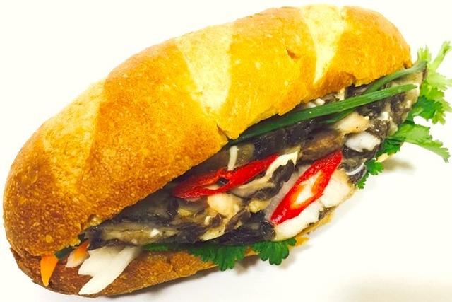 画像: Bánh mì Giò Thủ(バインミージョートゥー)550円(税込)※予定