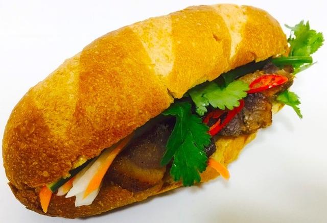 画像: Bánh mì Xá Xíu(バインミーチャーシュー)500円(税込)※予定