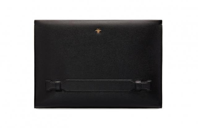 画像: ハンドル付きクラッチバッグ ¥99,000 <30x20cm> (ハウス オブ ディオール ギンザ 先行)