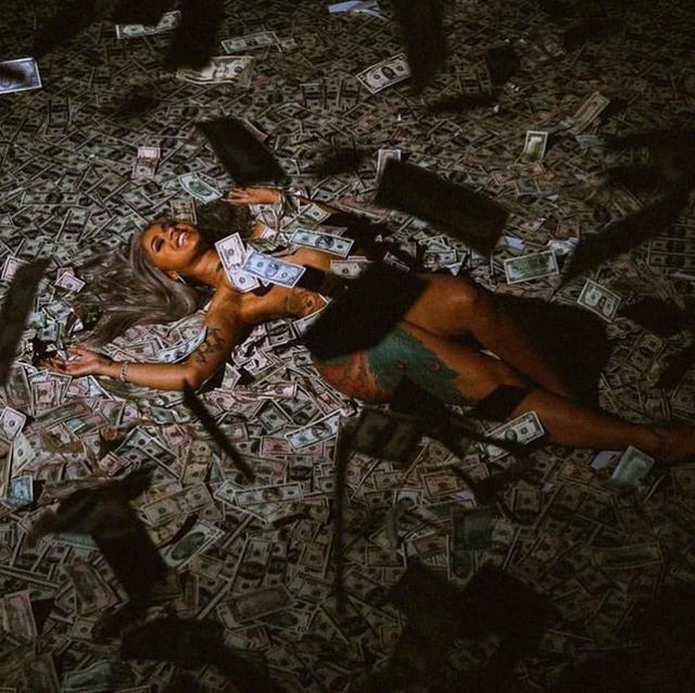 画像: ©Cardi B/ Instagram www.instagram.com