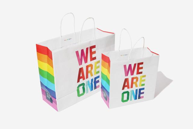 画像3: GAPがLGBT+を支援するプライドチャリティTシャツを発売