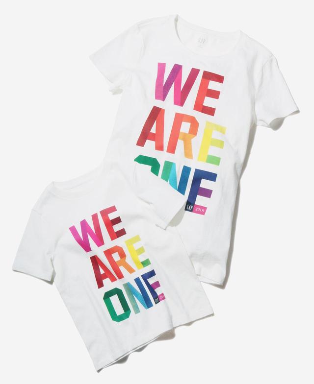 画像1: GAPがLGBT+を支援するプライドチャリティTシャツを発売