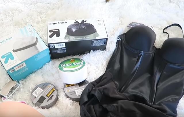 画像1: ある女性がゴミ袋をDIYでドレスを製作!そのクオリティが高すぎる