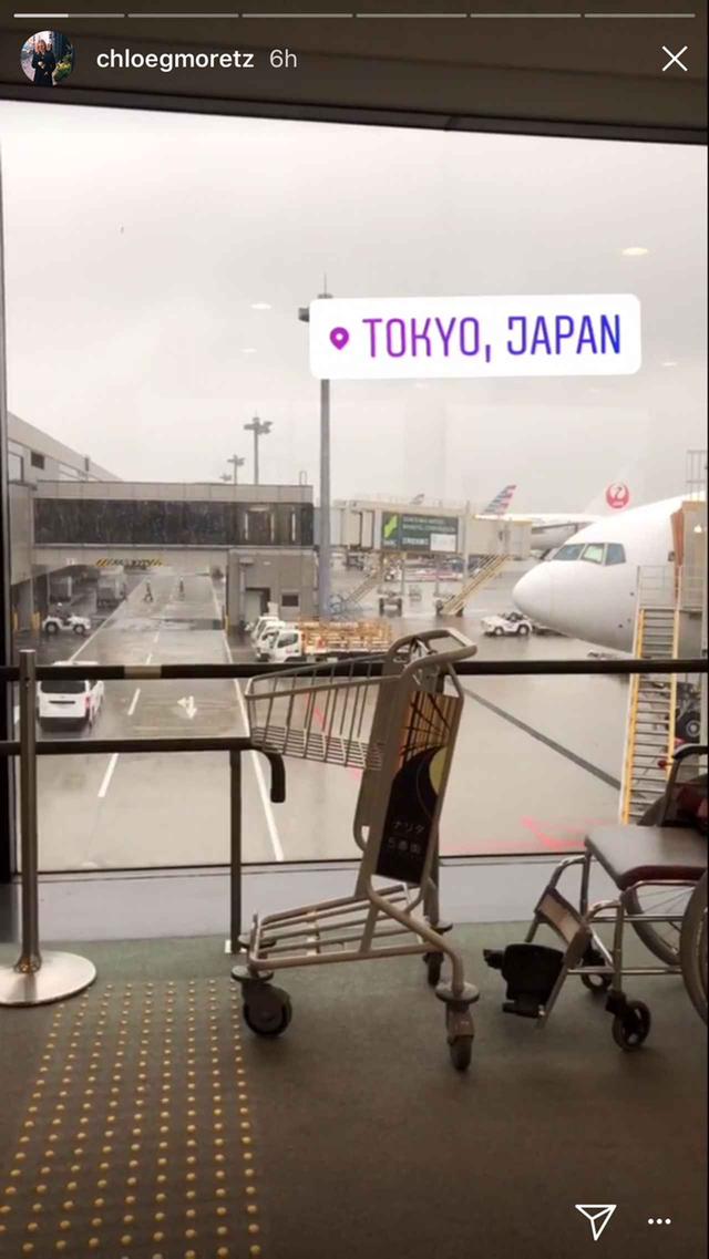 画像: 空港に到着した時の写真も公開。