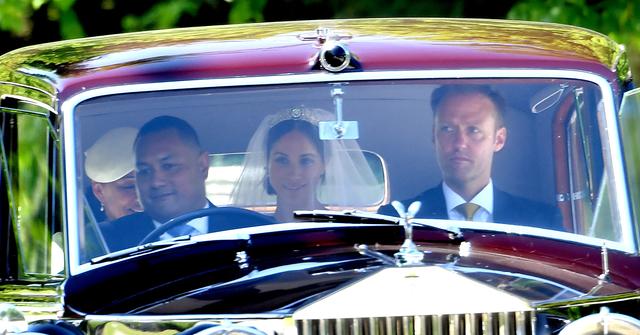 画像: ヘンリー王子とメーガン・マークルが挙式、ドレスはジバンシィ