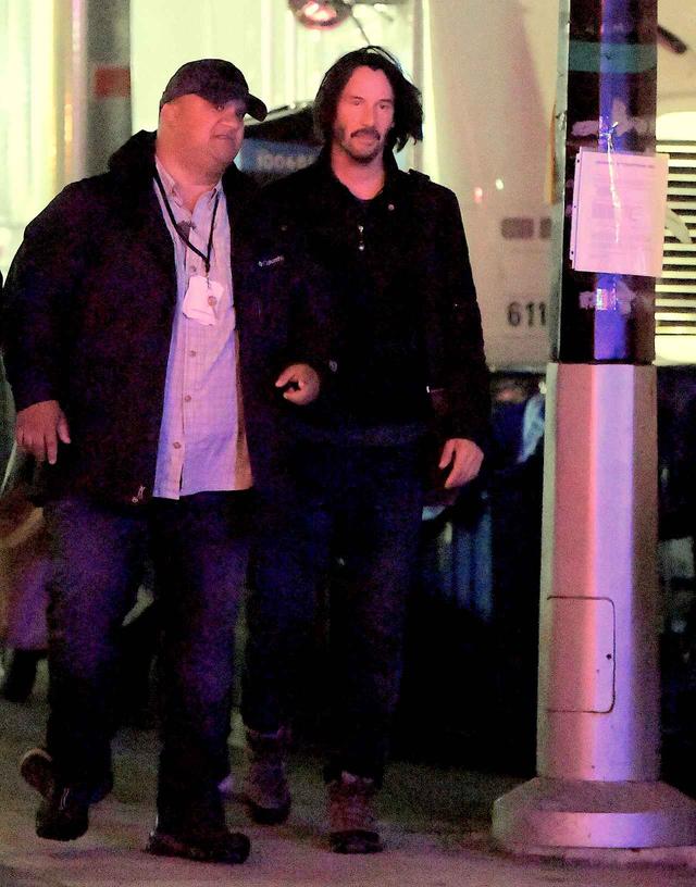 画像1: キアヌ・リーブス、ホームレスと友達になる【写真アリ】