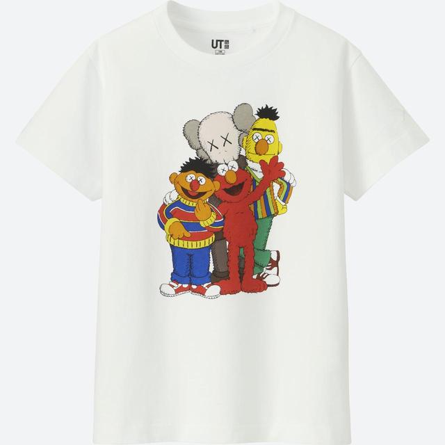 画像2: ユニクロ、KAWS×セサミストリートのコラボコレクション発売!