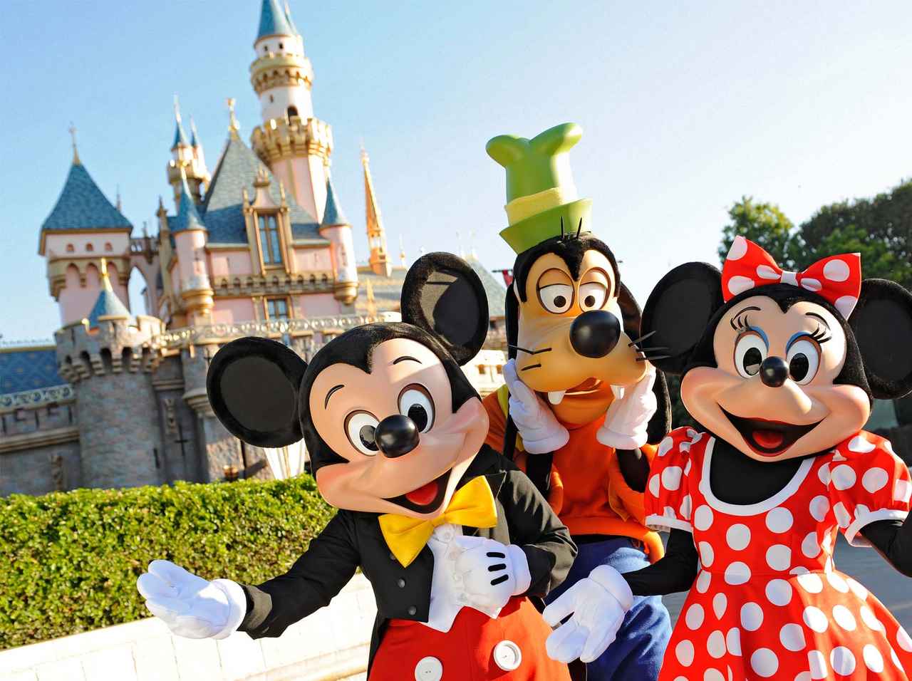 ディズニーランド 働く人にとって 夢の国じゃない との批判に らしい対応 フロントロウ 海外セレブ 海外カルチャー情報を発信