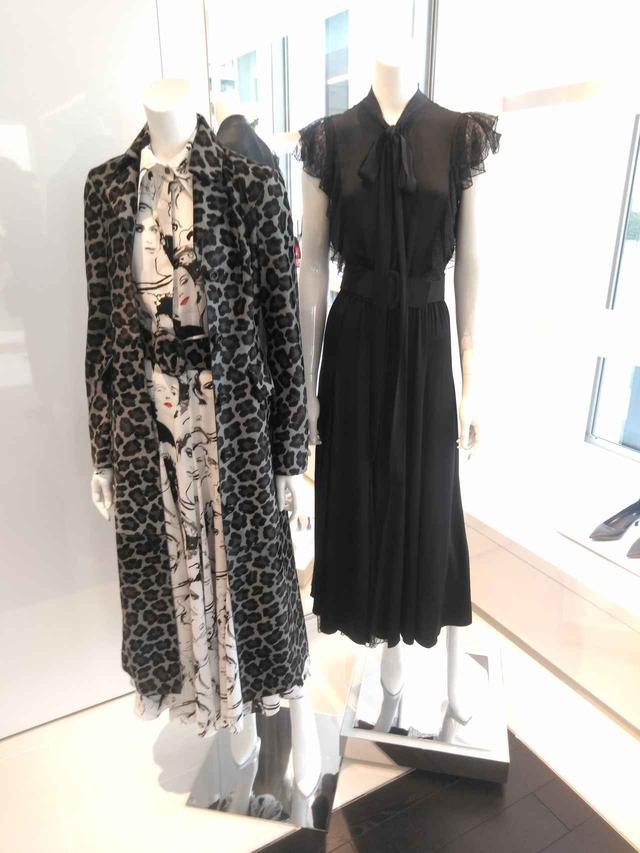 画像: イラストが全面に配されたドレス 32万4,000円 ※すべて参考価格