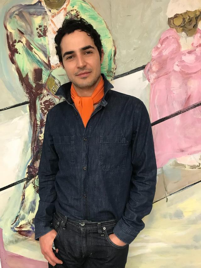 画像: デザイナーのザック・ポーゼンは、ブランドの公式ツイッターにこちらの写真を公開。©Zac Posen