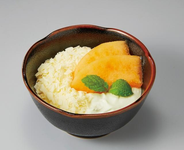 画像: メロンのティラミス風 499円(税込538円)
