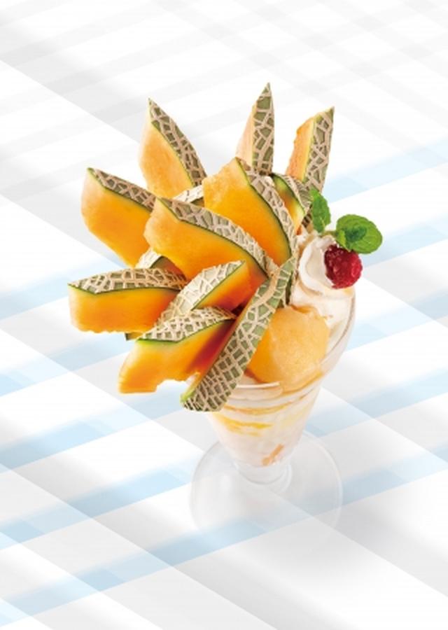 画像: 至福のメロメロメロンサンデー 1,599円(税込1,726円)【店舗限定】