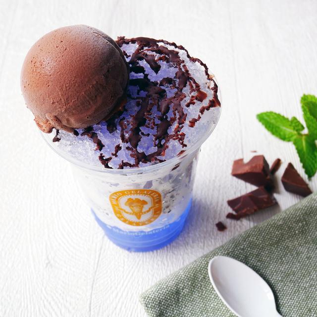 画像: ベルギーチョコレートジェラートをトッピングした 色が変わる『チョコミント』