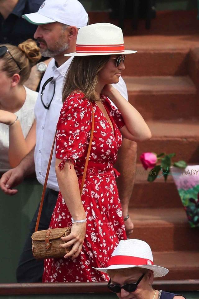 画像2: ピッパ・ミドルトンに学ぶ、大人の夏ワンピースコーデ術